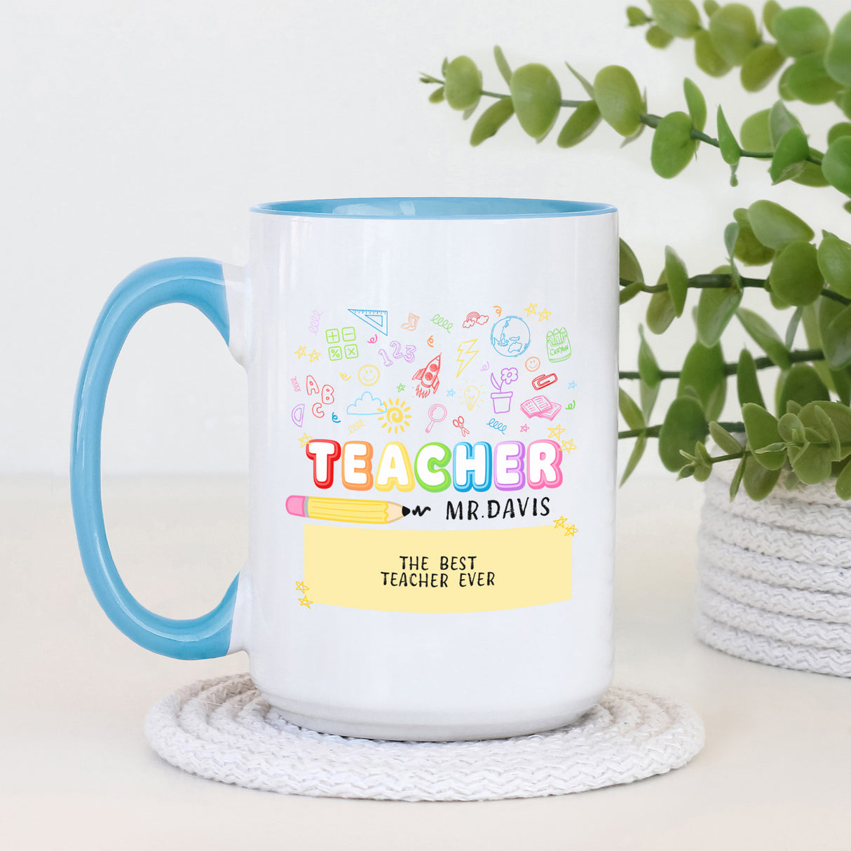 Personalized teacher mug with custom name, ideal end of year or back to school gift. Teacher coffee mug with custom name design, perfect for daily use.