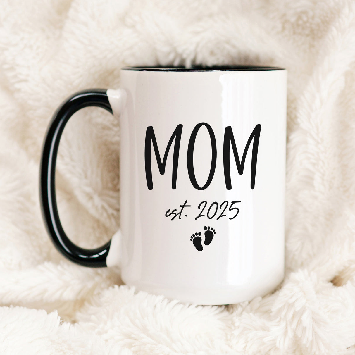 Custom mug featuring baby footprints and personalized date, perfect for new moms, baby showers, or Mother’s Day.