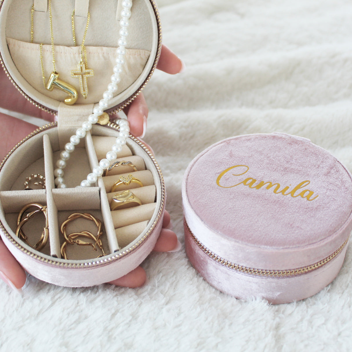 Luxury gift bundle for women featuring custom personalized gifts. Personalized gift box for her perfect as a Christmas gift or birthday present for women.