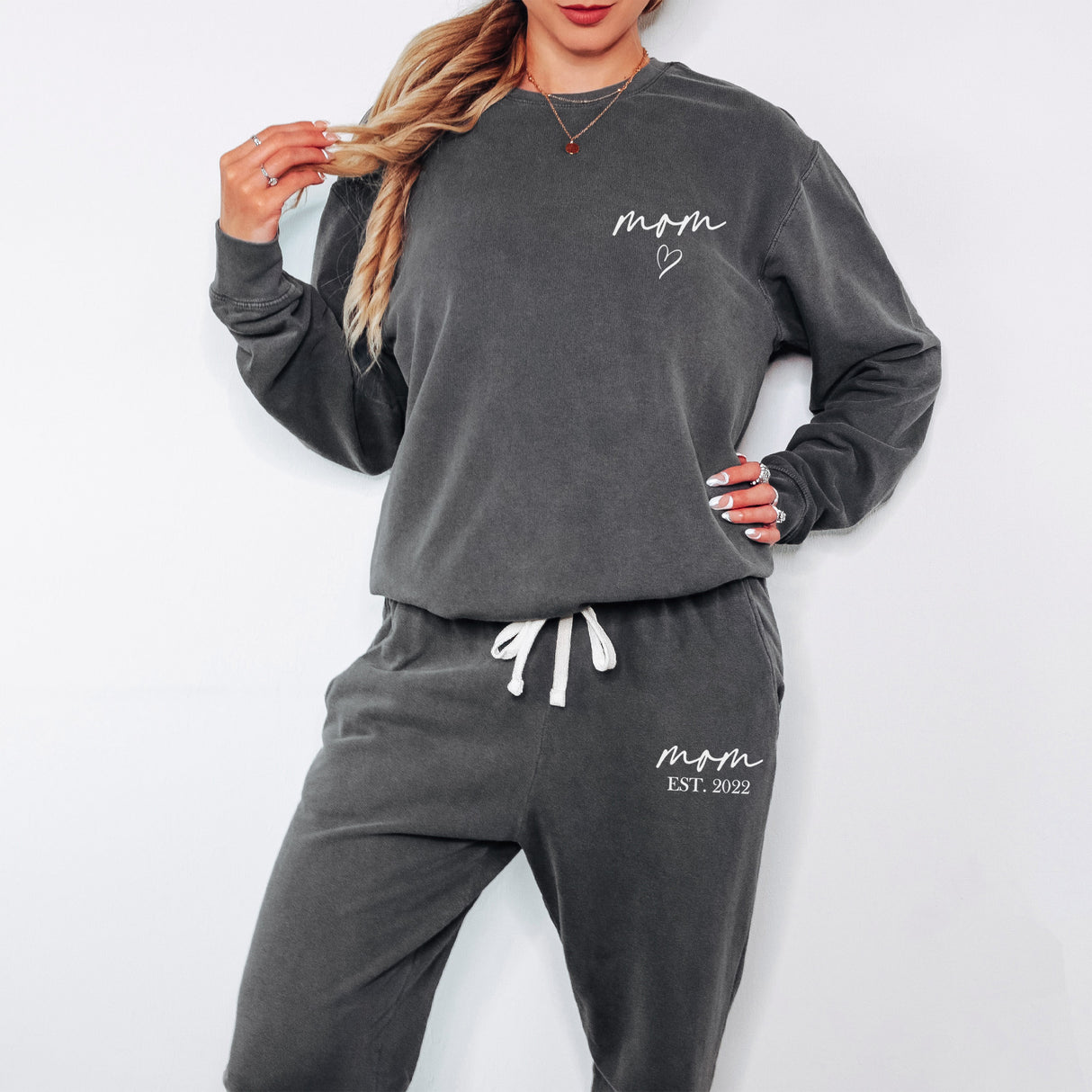 Comfort Colors personalized mom lounge set with custom sweatshirt and sweatpants. Custom year detail on mom lounge set sweatshirt personalized loungewear for women.