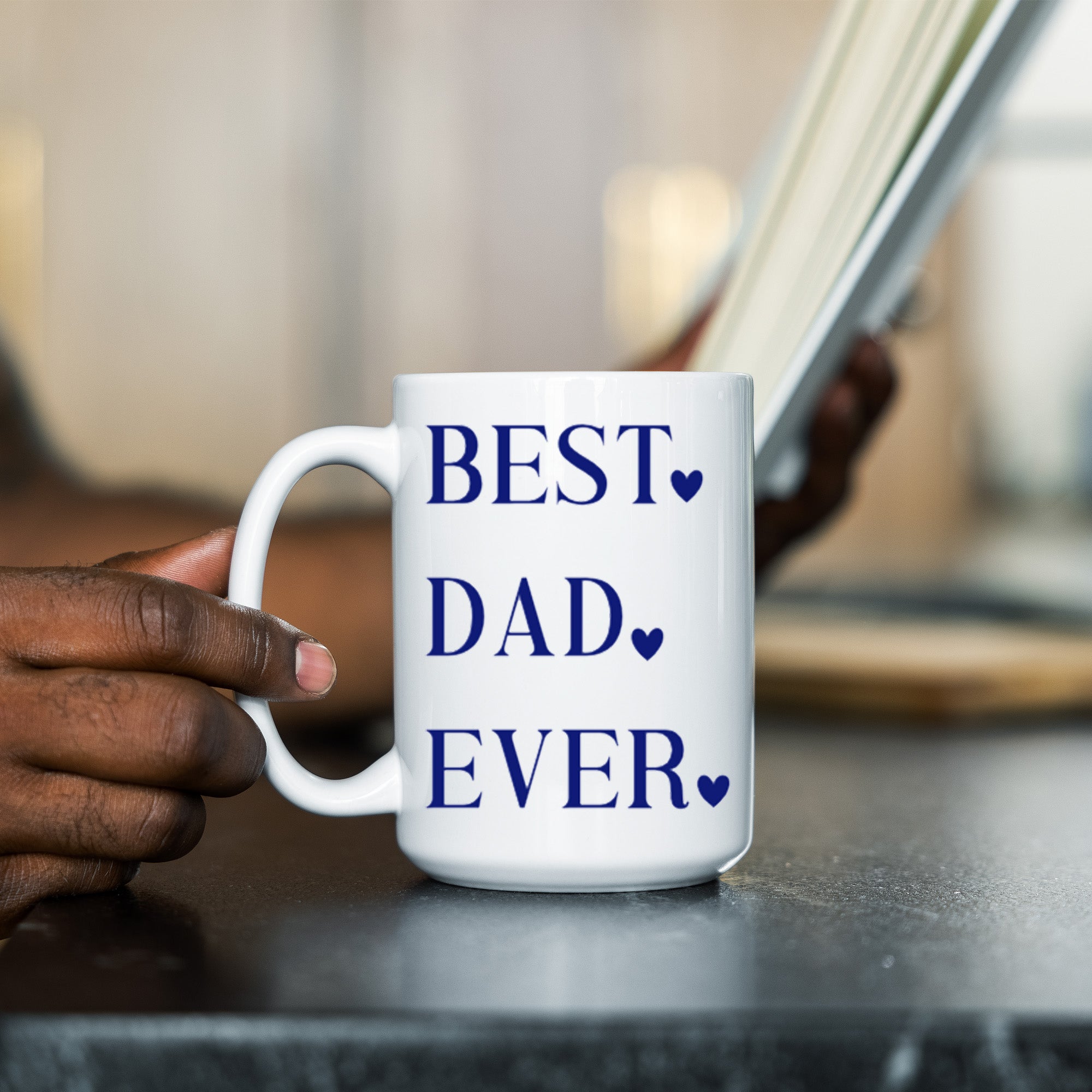 Best dad ever classic fathers day gift to surprise dad. The perfect gift for dad birthday or Christmas. 