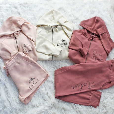 Quince damas lounge set. Loungewear for quince and her damas. Mama de quince lounge set.