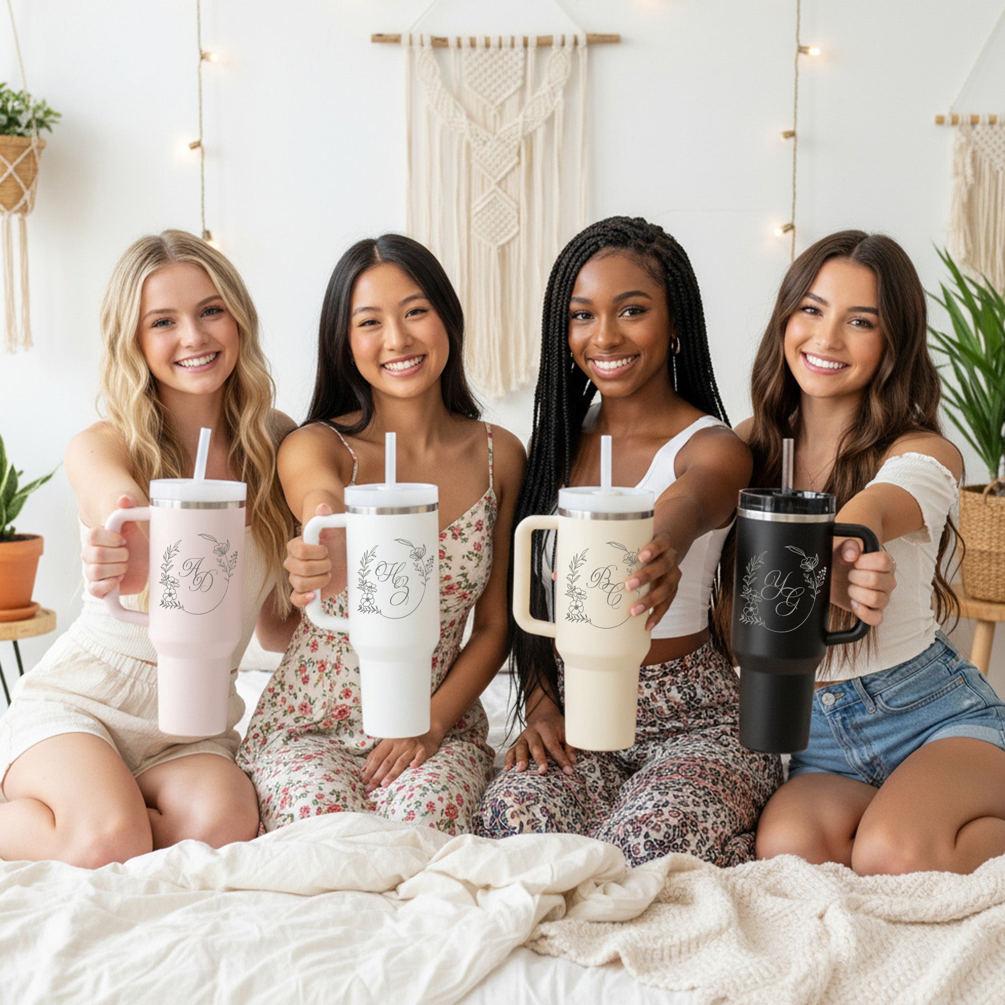 Oval Wreath with Initials 40oz Personalized Tumbler with Name