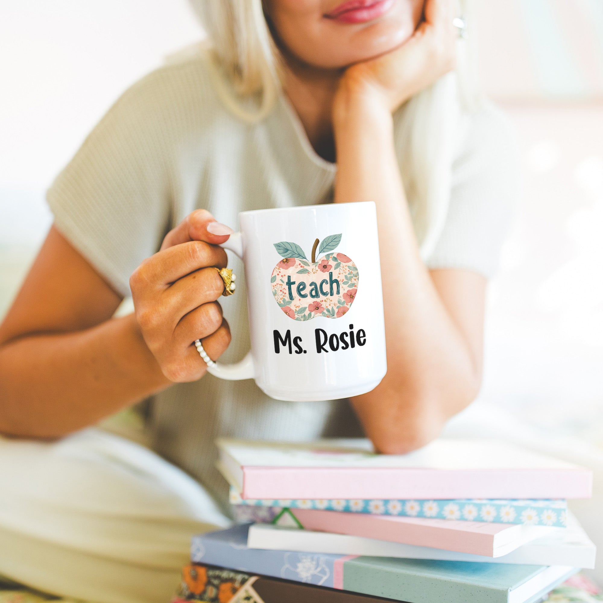 Personalized teacher mug with custom name for teacher gift. Custom teacher coffee mug for teacher appreciation week. Teacher gift mug with boho apple design and teach text. Personalized teacher appreciation mug.
