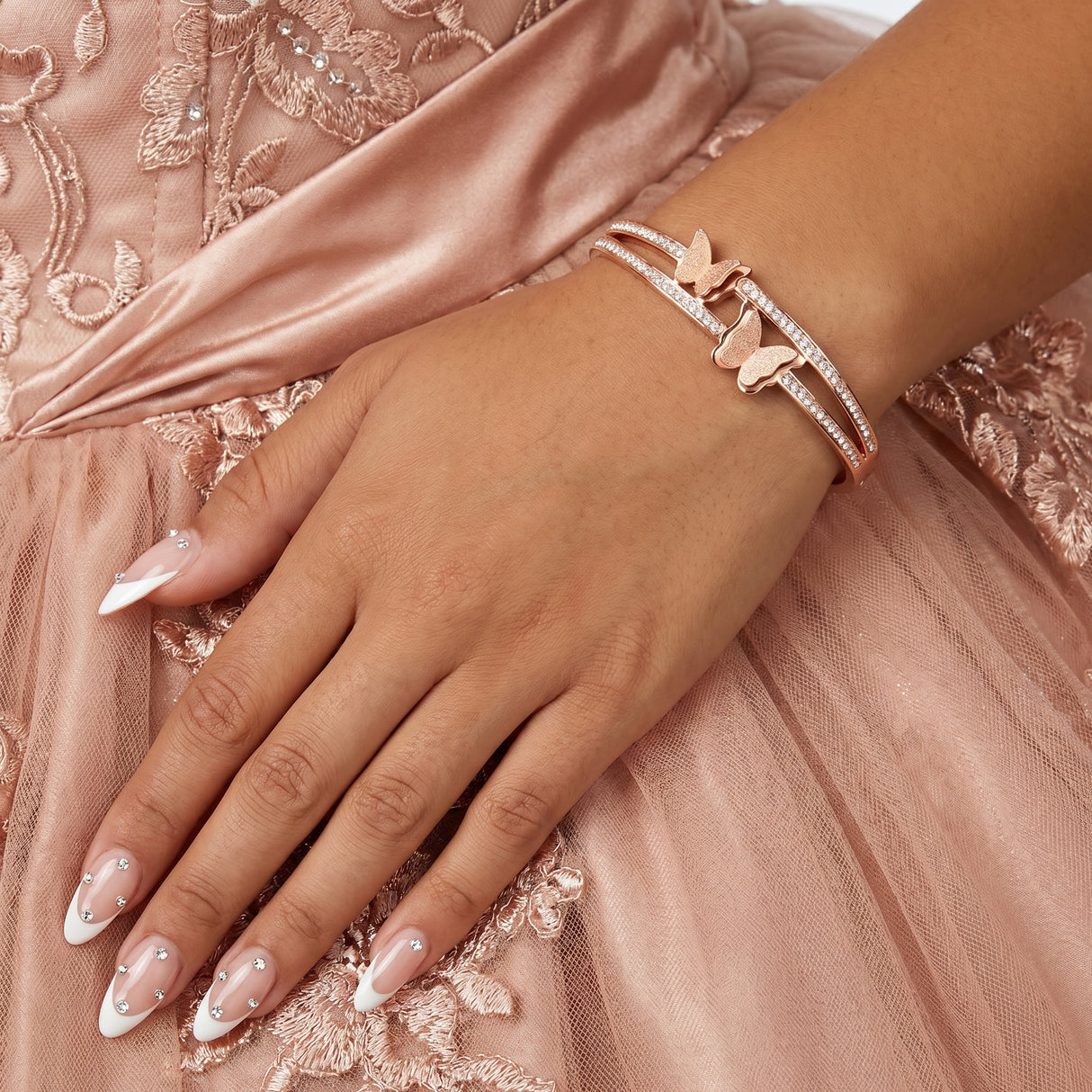 Rose Gold Quinceanera Gift Box with Rhinestone Cup and Butterfly Bracelet